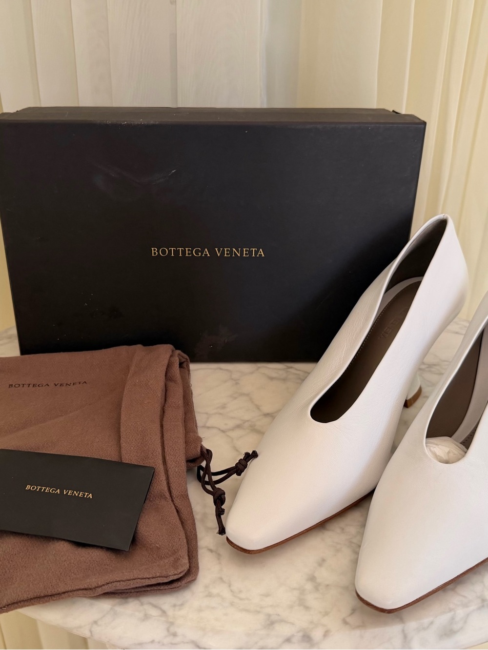 NWT Bottega Veneta White Leather Slip-On Pointed Pumps